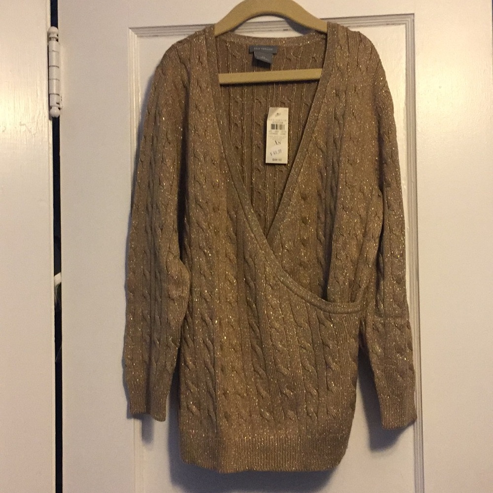 Cable knit sweater with gold sparkle